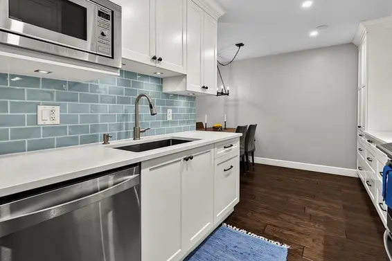 205 150 East 5th Street, North Vancouver For Sale - image 3