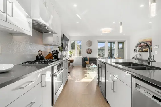 361 East 15th Street, North Vancouver For Sale - image 10