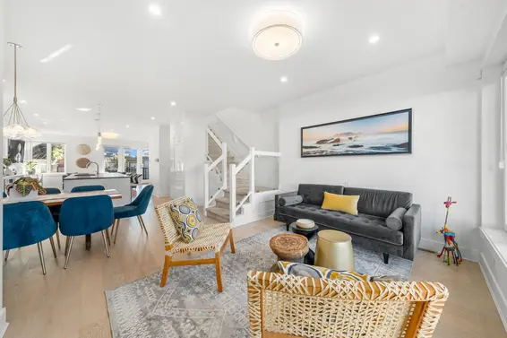 361 East 15th Street, North Vancouver For Sale - image 2