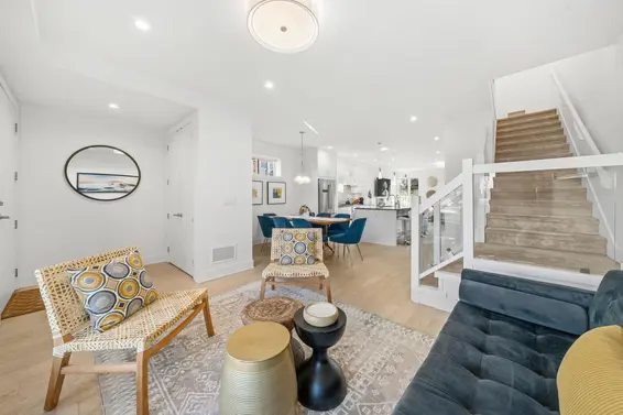 361 East 15th Street, North Vancouver For Sale - image 3