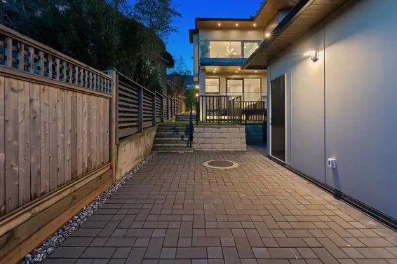 2380 Marine Drive, West Vancouver For Sale - image 37