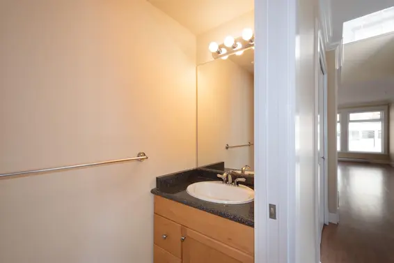 304 152 East 12th Street, North Vancouver For Sale - image 11