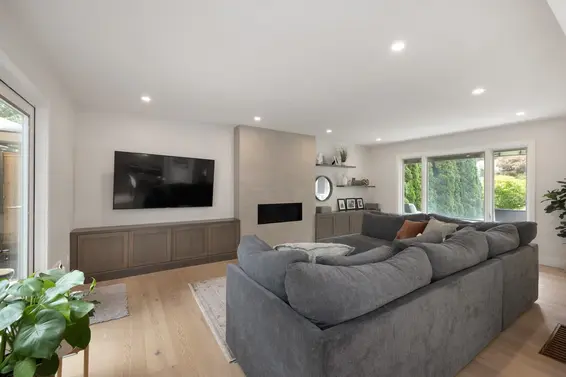2678 Ailsa Crescent, North Vancouver For Sale - image 6