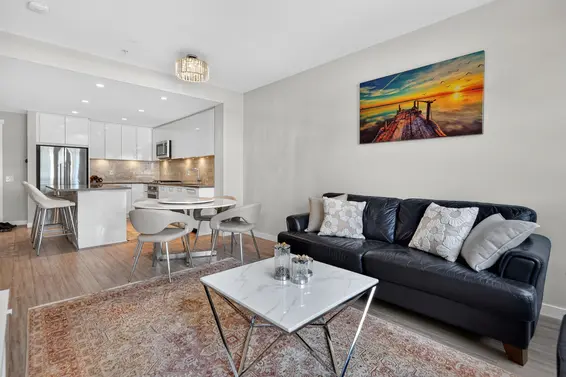 304 2663 Library Lane, North Vancouver