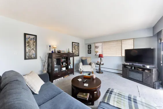 205 330 West 2nd Street, North Vancouver For Sale - image 4