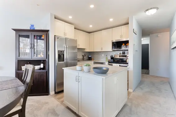 205 330 West 2nd Street, North Vancouver For Sale - image 6