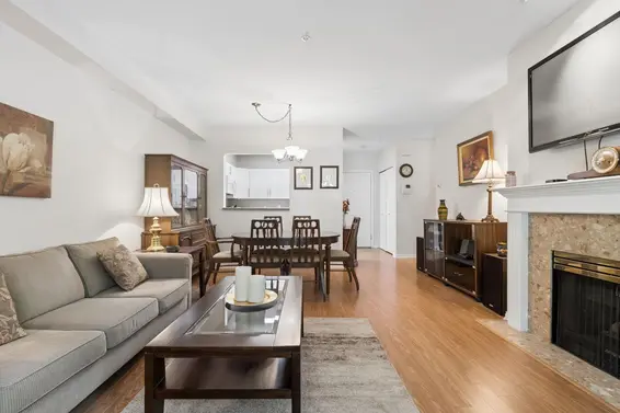 304 2059 Chesterfield Avenue, North Vancouver For Sale - image 4