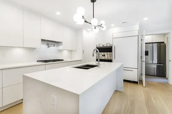 4002 Bayridge Avenue, West Vancouver For Sale - image 19