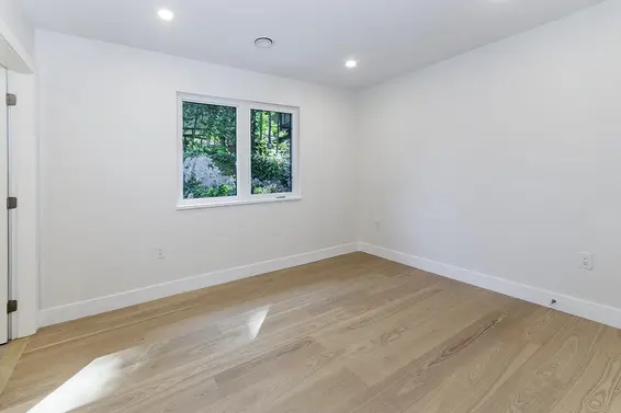 4002 Bayridge Avenue, West Vancouver For Sale - image 29