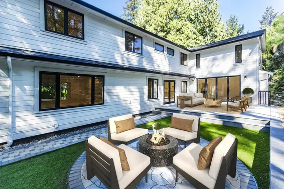 4002 Bayridge Avenue, West Vancouver For Sale - image 34