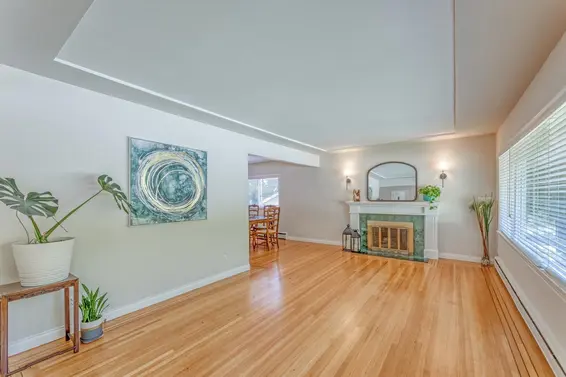 923 Prospect Avenue, North Vancouver For Sale - image 2