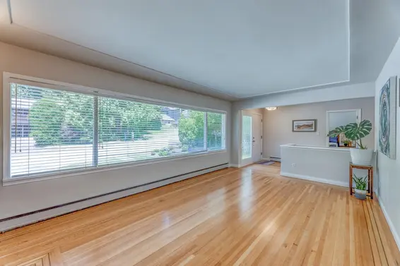 923 Prospect Avenue, North Vancouver For Sale - image 3
