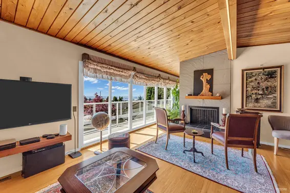 4323 Valencia Avenue, North Vancouver For Sale - image 1