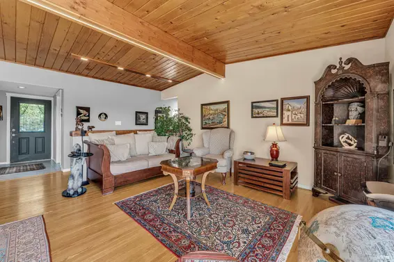 4323 Valencia Avenue, North Vancouver For Sale - image 13
