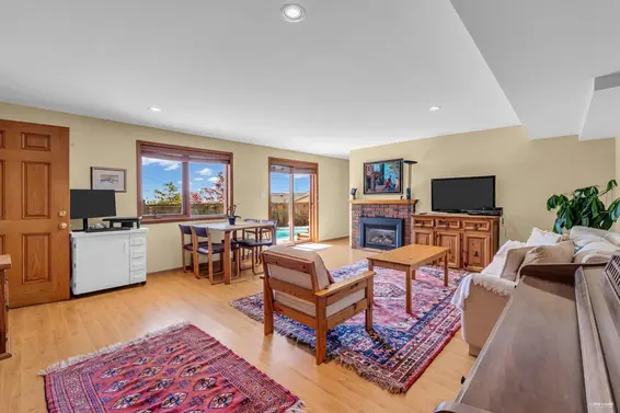4323 Valencia Avenue, North Vancouver For Sale - image 25