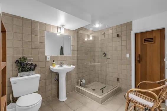 4323 Valencia Avenue, North Vancouver For Sale - image 34