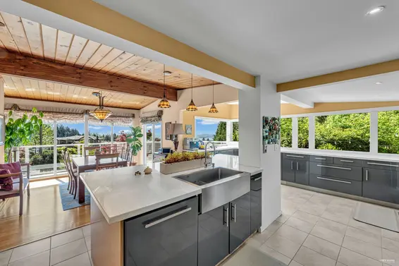 4323 Valencia Avenue, North Vancouver For Sale - image 7