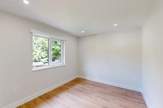 916 Montroyal Boulevard, North Vancouver For Sale - image 19