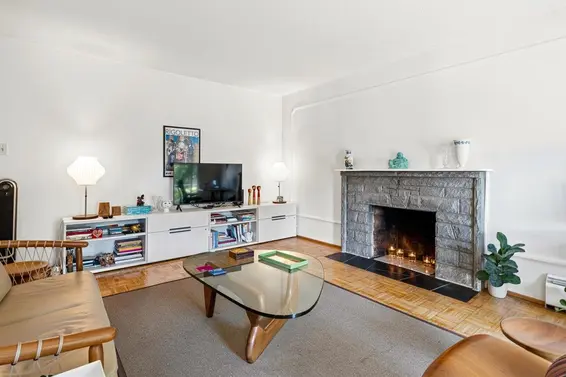5 140 East 20th Street, North Vancouver For Sale - image 3
