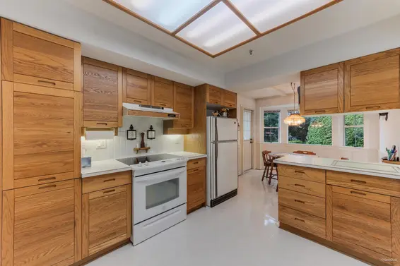 4856 Headland Drive, West Vancouver For Sale - image 10