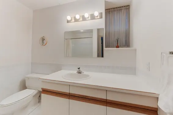 4856 Headland Drive, West Vancouver For Sale - image 29