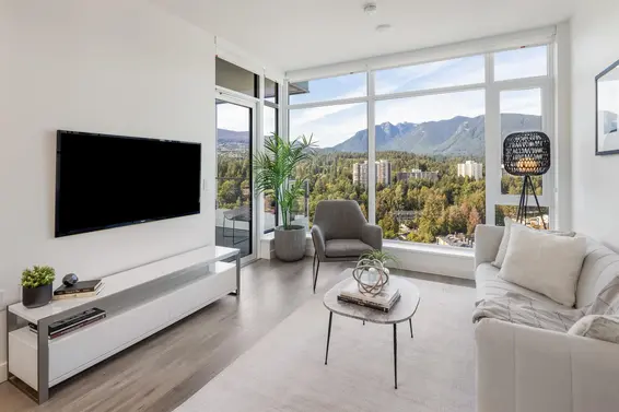 2001 200 Klahanie Court, West Vancouver