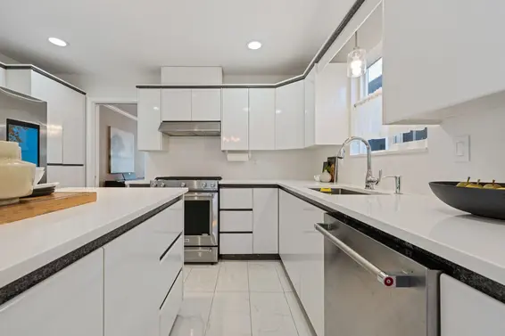1154 Harold Road, North Vancouver For Sale - image 7