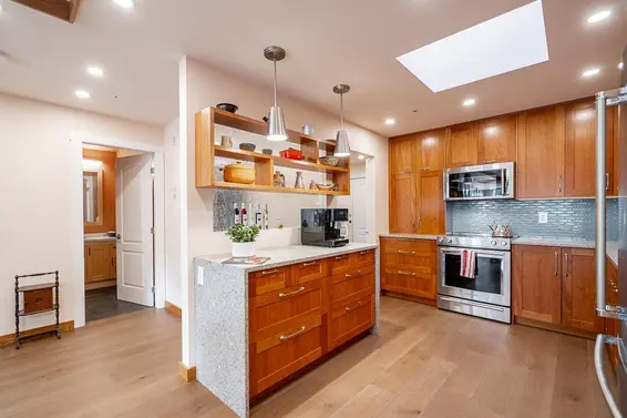 402 1281 Parkgate Avenue, North Vancouver For Sale - image 2