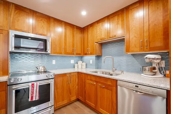 402 1281 Parkgate Avenue, North Vancouver For Sale - image 4