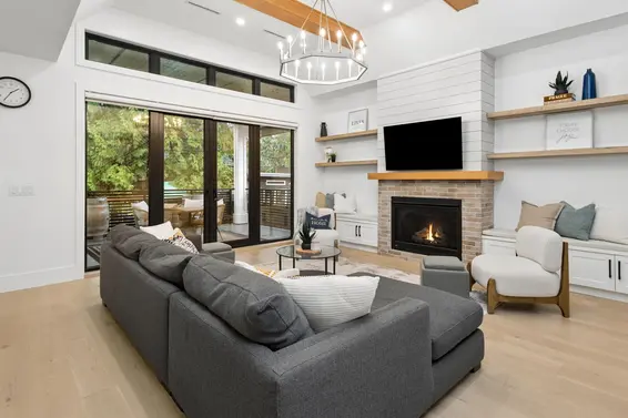 1260 Plateau Drive, North Vancouver For Sale - image 11