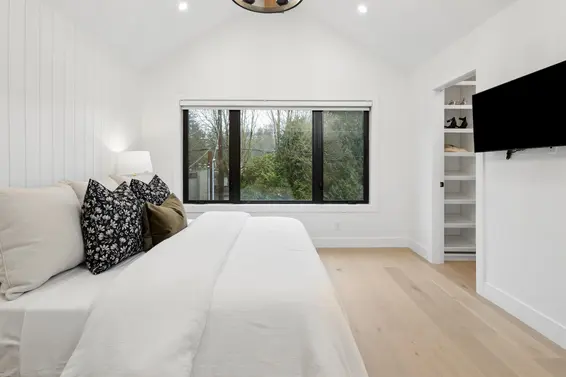 1260 Plateau Drive, North Vancouver For Sale - image 21