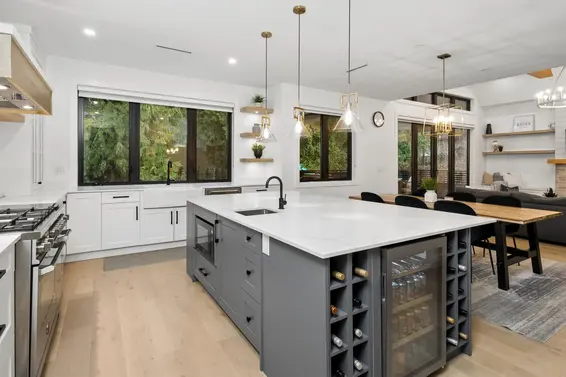 1260 Plateau Drive, North Vancouver For Sale - image 4