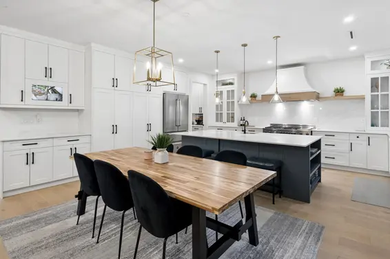 1260 Plateau Drive, North Vancouver For Sale - image 7