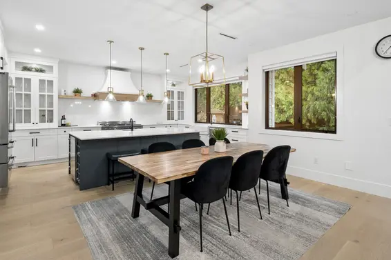 1260 Plateau Drive, North Vancouver For Sale - image 8