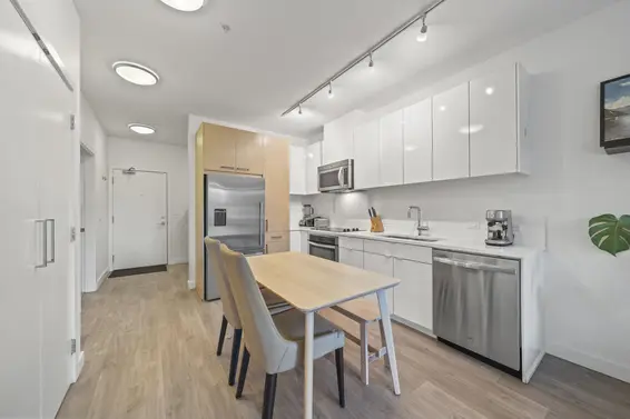 214 1621 Hamilton Avenue, North Vancouver