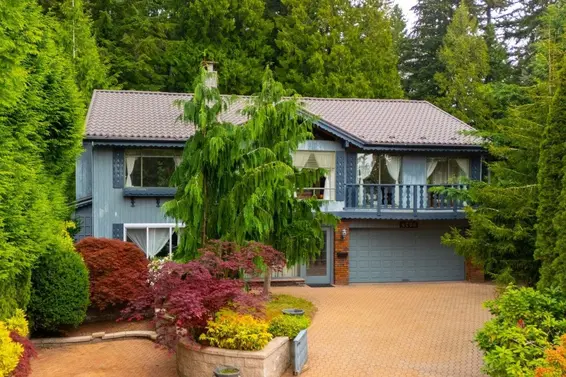 4786 Armour Court, North Vancouver For Sale - image 2