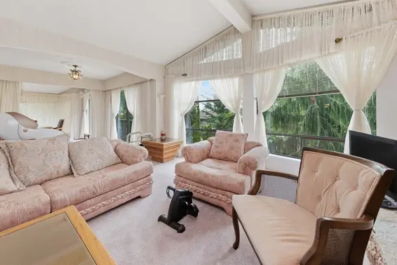 4786 Armour Court, North Vancouver For Sale - image 3