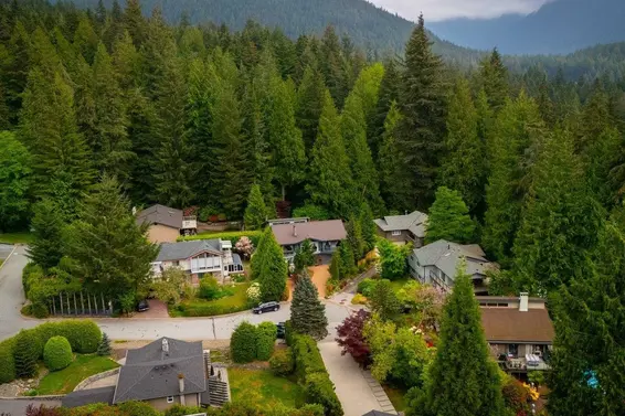 4786 Armour Court, North Vancouver For Sale - image 32