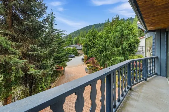 4786 Armour Court, North Vancouver For Sale - image 7