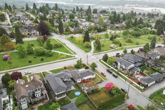 905 Grand Boulevard, North Vancouver For Sale - image 2
