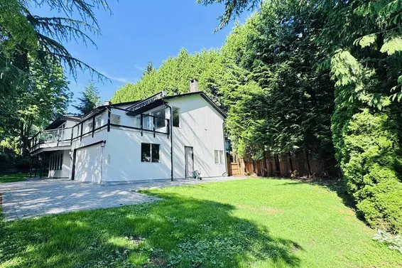 8515 Ansell Place, West Vancouver For Sale - image 35