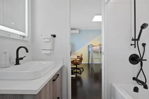 917 Wavertree Road, North Vancouver For Sale - image 31