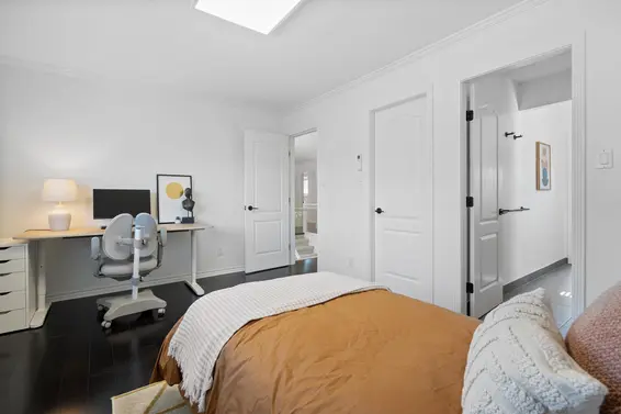 917 Wavertree Road, North Vancouver For Sale - image 35