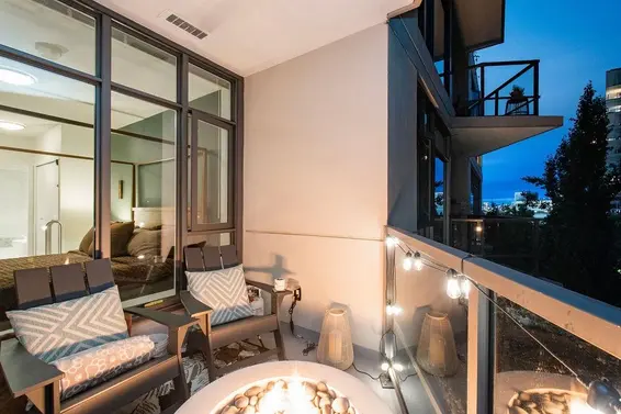 206 135 West 2nd Street, North Vancouver
