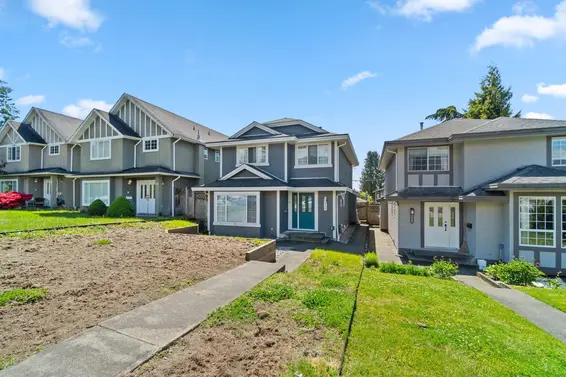 229 East 20th Street, North Vancouver For Sale - image 2