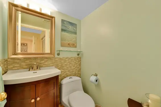 302 555 West 28th Street, North Vancouver For Sale - image 17