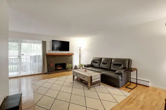 302 555 West 28th Street, North Vancouver For Sale - image 3