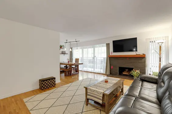 302 555 West 28th Street, North Vancouver For Sale - image 4