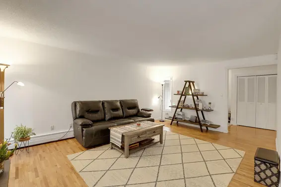 302 555 West 28th Street, North Vancouver For Sale - image 5