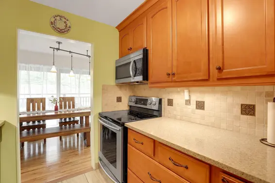 302 555 West 28th Street, North Vancouver For Sale - image 8